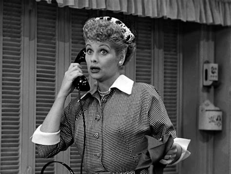 ¡Descubre I Love Lucy y sumérgete en un mundo de comedia irreverente con Lucille Ball!